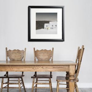 Sous la neige, les secrets feutrés. Oeuvre papier. Encadrement non inclus.